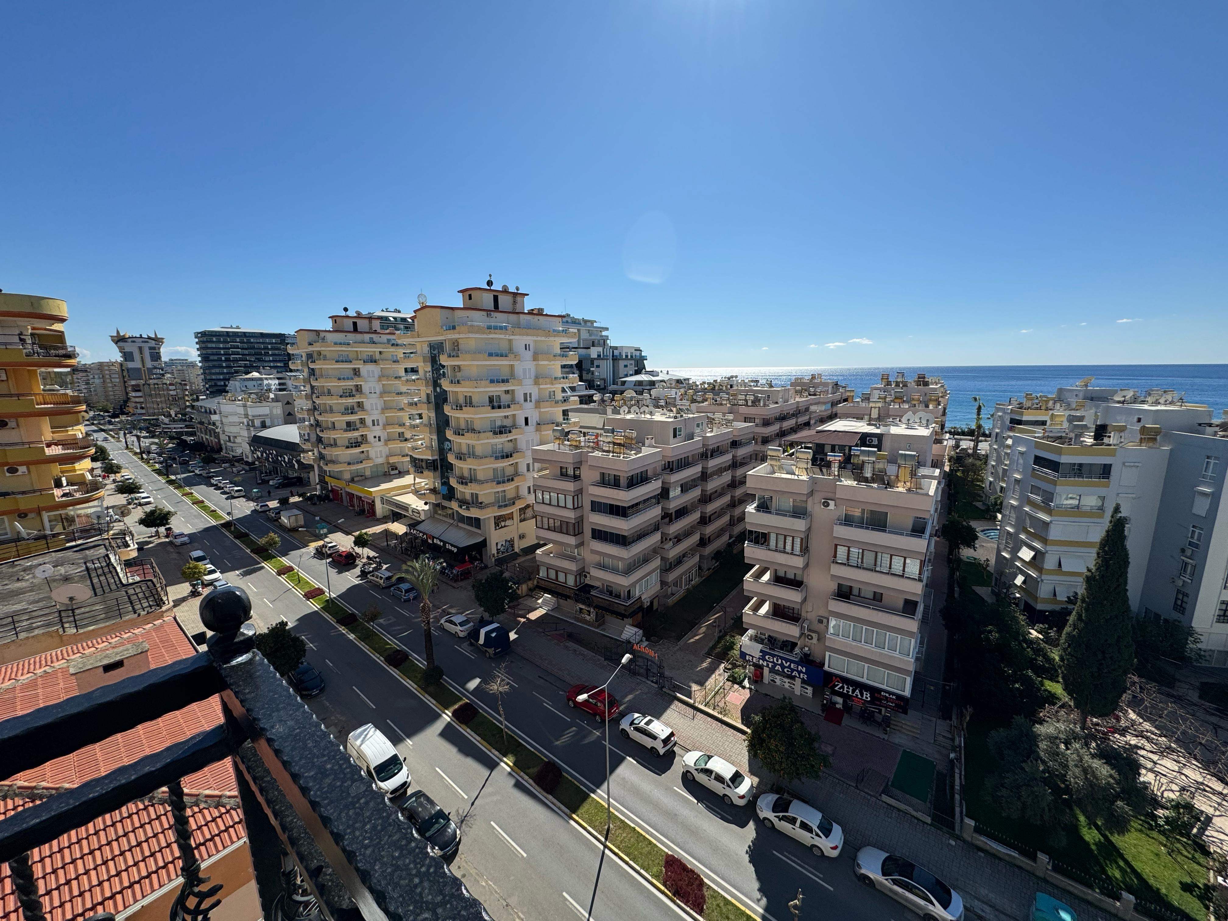 Royaal 2-Slaapkamerappartement in Mahmutlar: Ruimte en Comfort nabij Zee