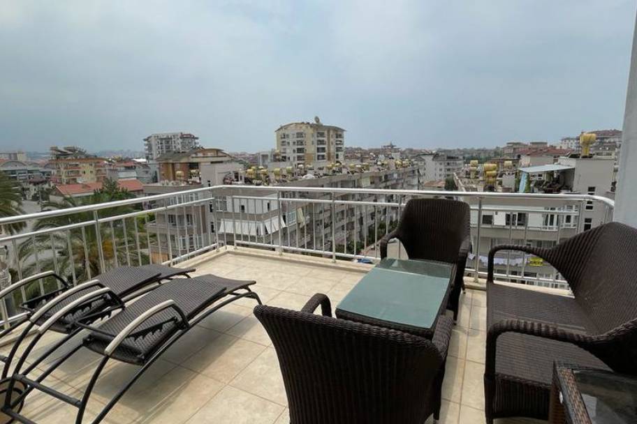 En sjælden og storslået dupleks-oase i Alanyas eftertragtede Cikcilli-distrikt