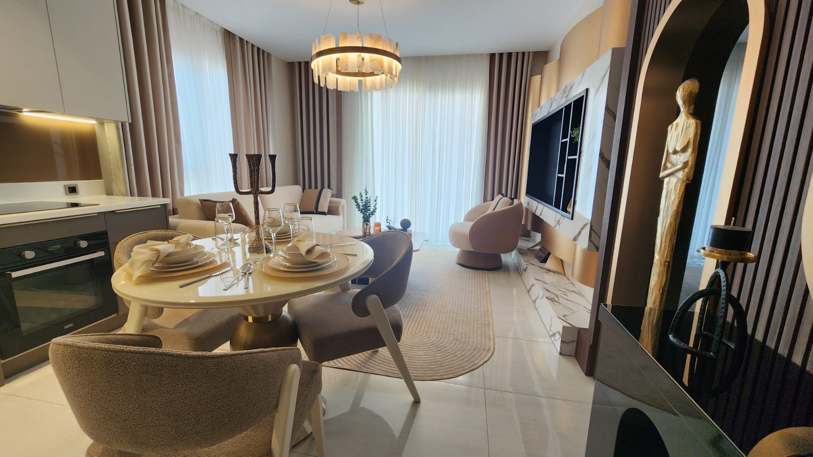 Eksklusiv residens i Kestel med havutsikt og luksuriøs resort-stil