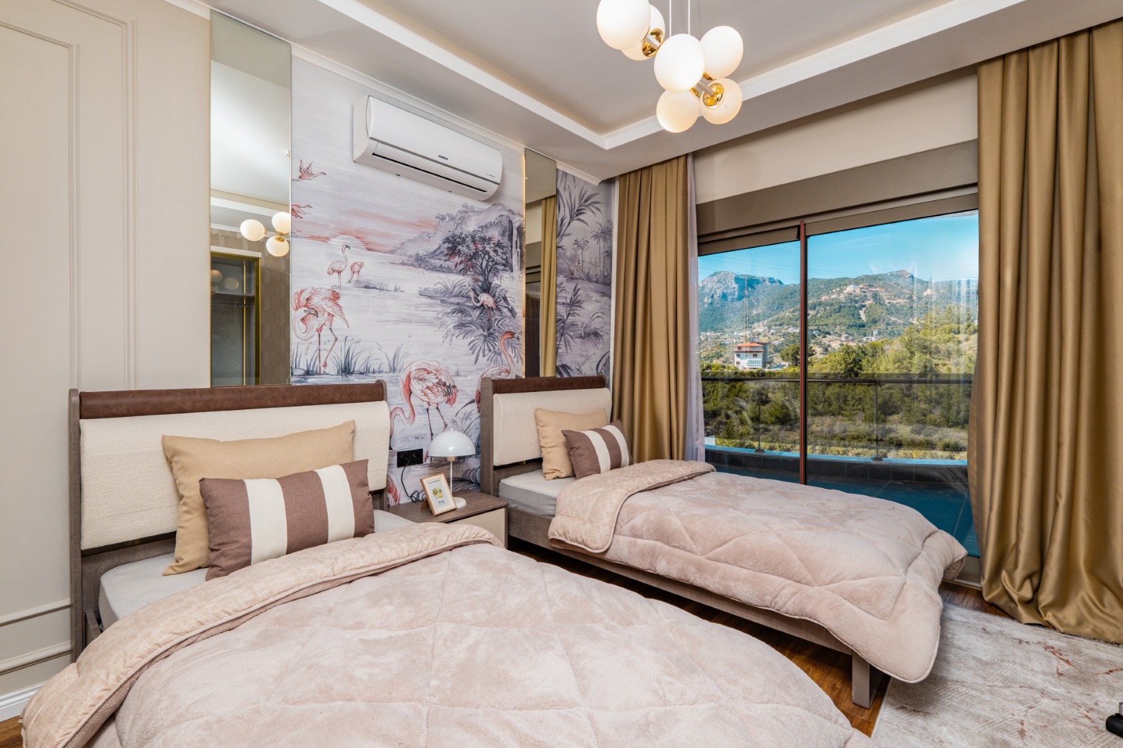 Praktfull Villa med Fyra Sovrum i Oba, Alanya – Privat Pool och Vidsträckt Utsikt