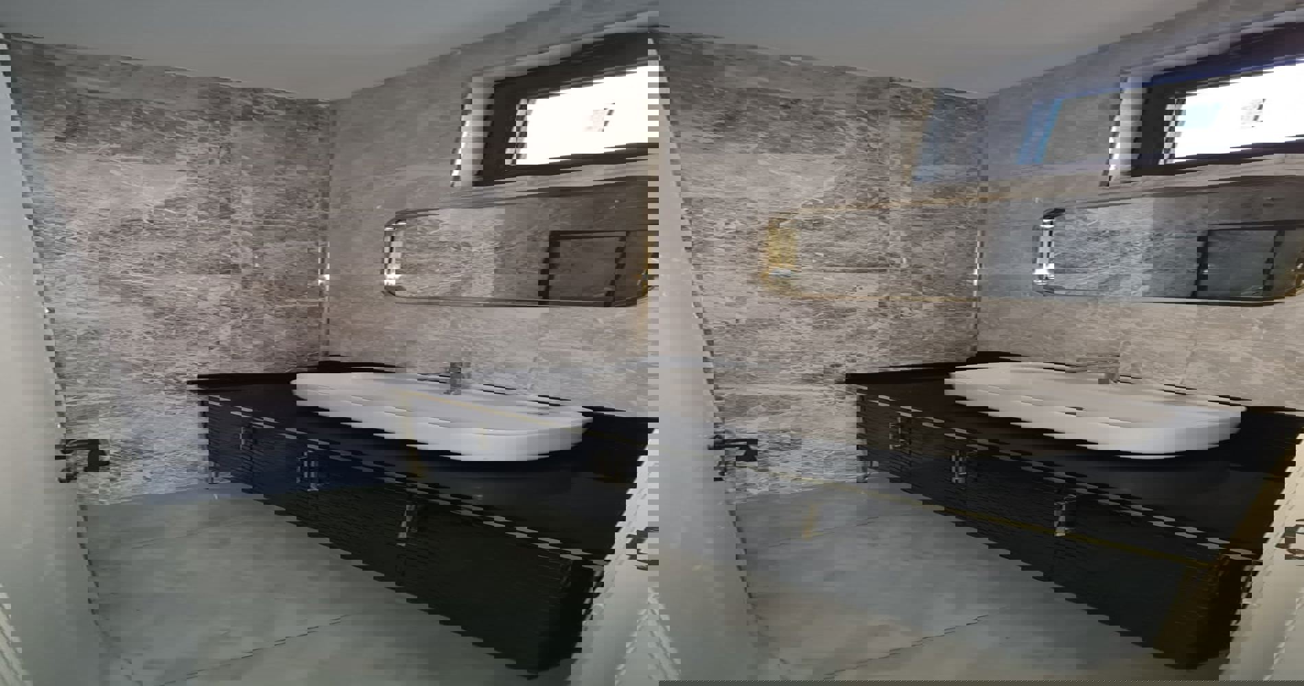 阿拉尼亚中心豪华公寓与复式：尊贵海滨生活，度假设施齐备