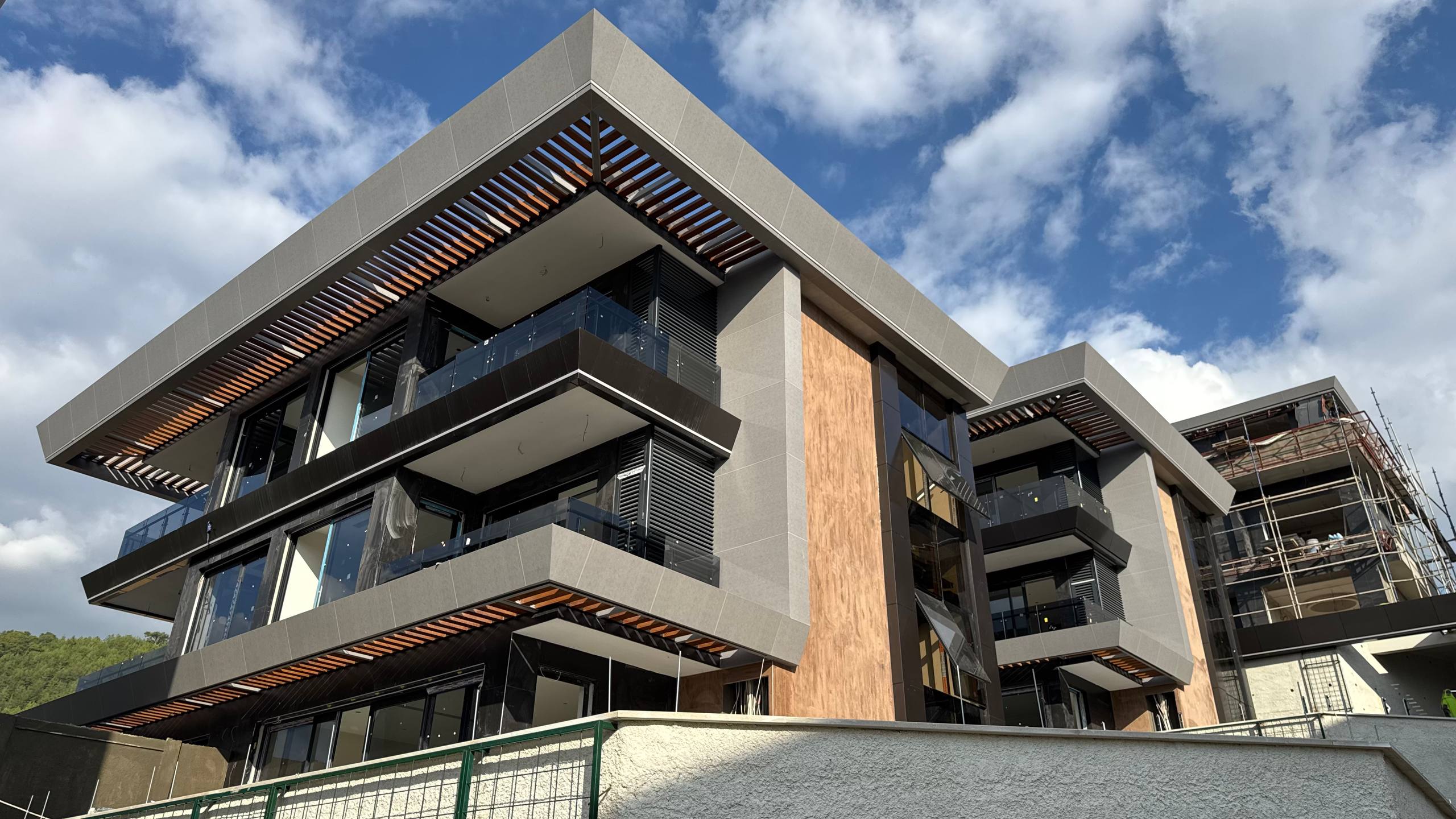 奥巴豪华私人别墅：尊享无边泳池与智能生活