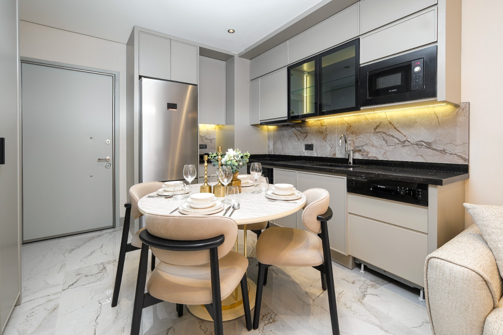 Moderne Oase: Luksuriøse Leiligheter og Duplexer i Oba