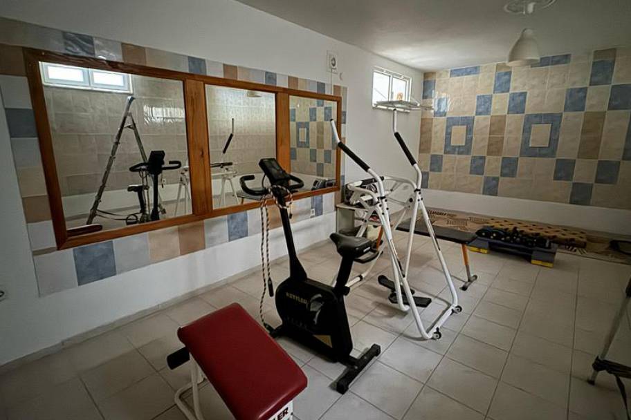 奧巴核心区1014平米顶级商业资产：尽揽阿兰亚城堡美景，开启无限投资潜能