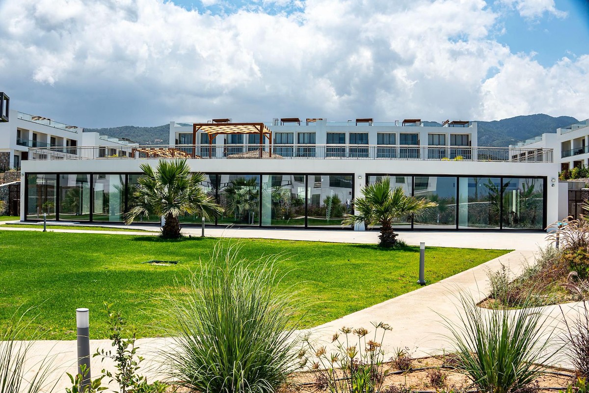 Кипр, Бахчели: Теңіз жағасындағы эко-сауықтыру дуплексі