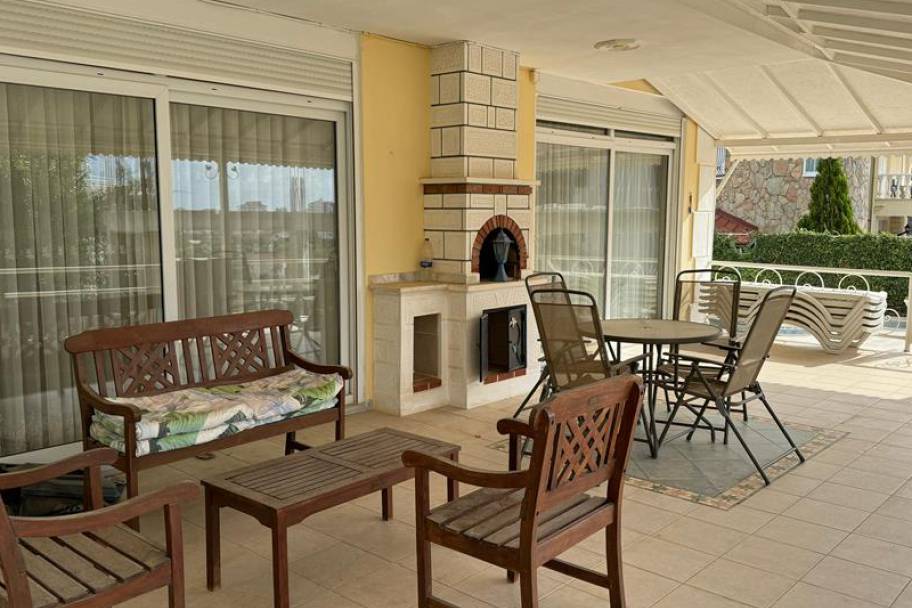 奧巴核心区1014平米顶级商业资产：尽揽阿兰亚城堡美景，开启无限投资潜能