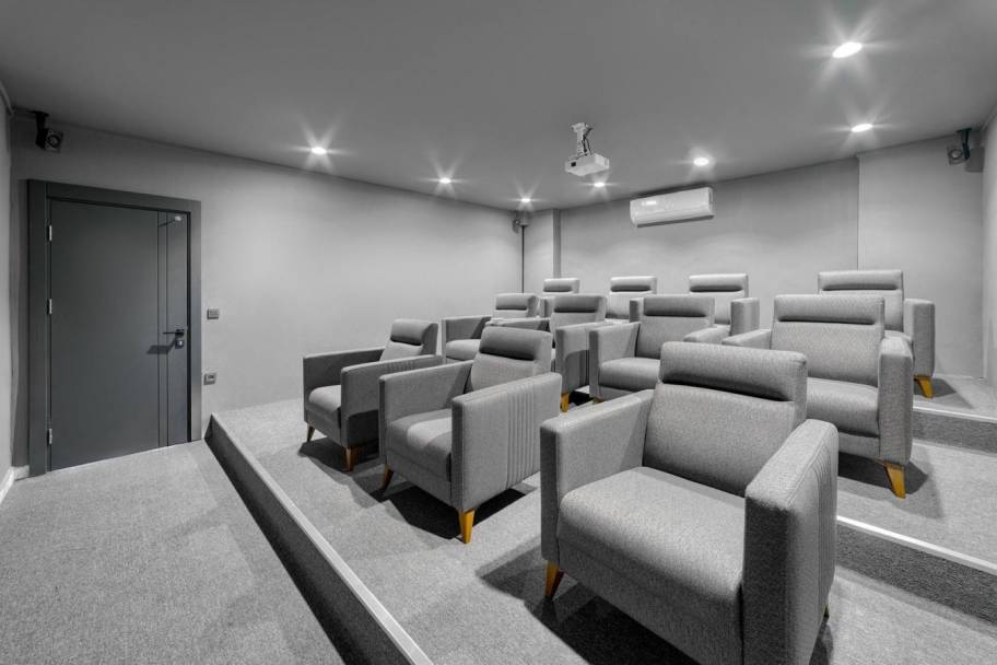 阿夫萨拉尔海景尊邸：现代豪华公寓与复式待售